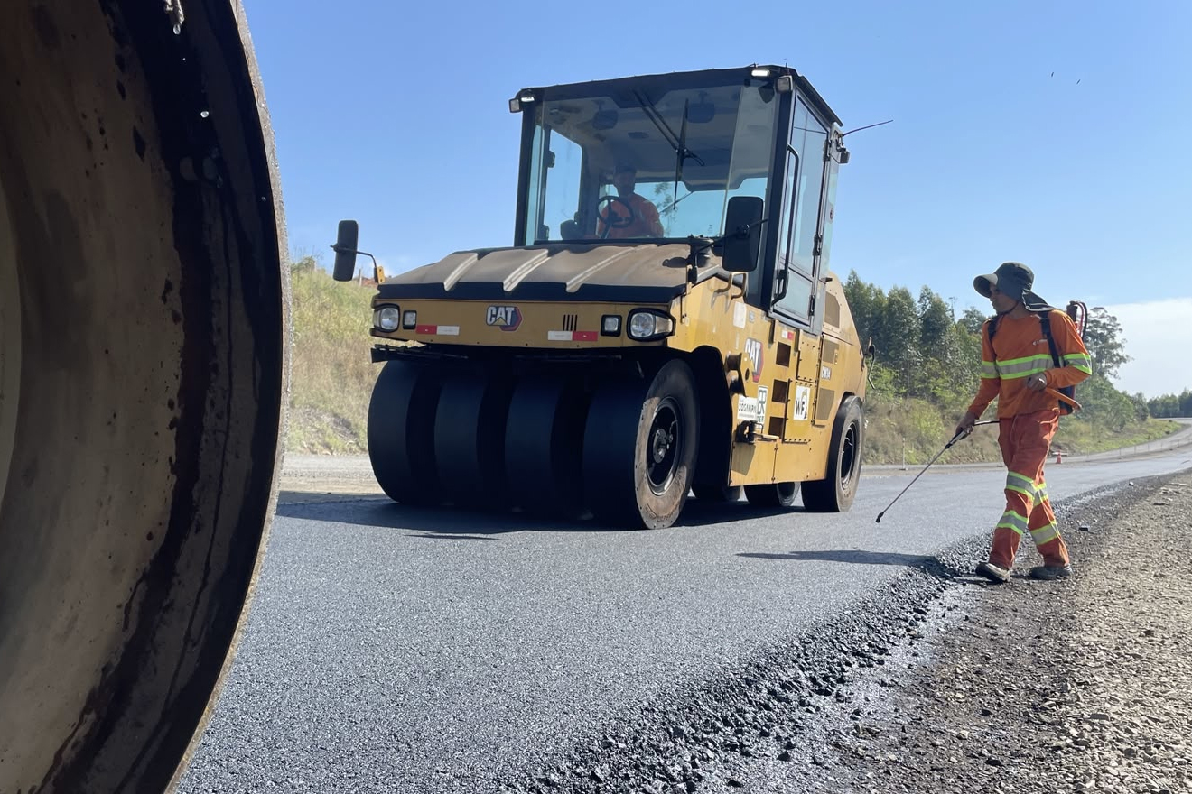 Obra de pavimentação de rodovia entre Imbaú e Reserva está 22% executada