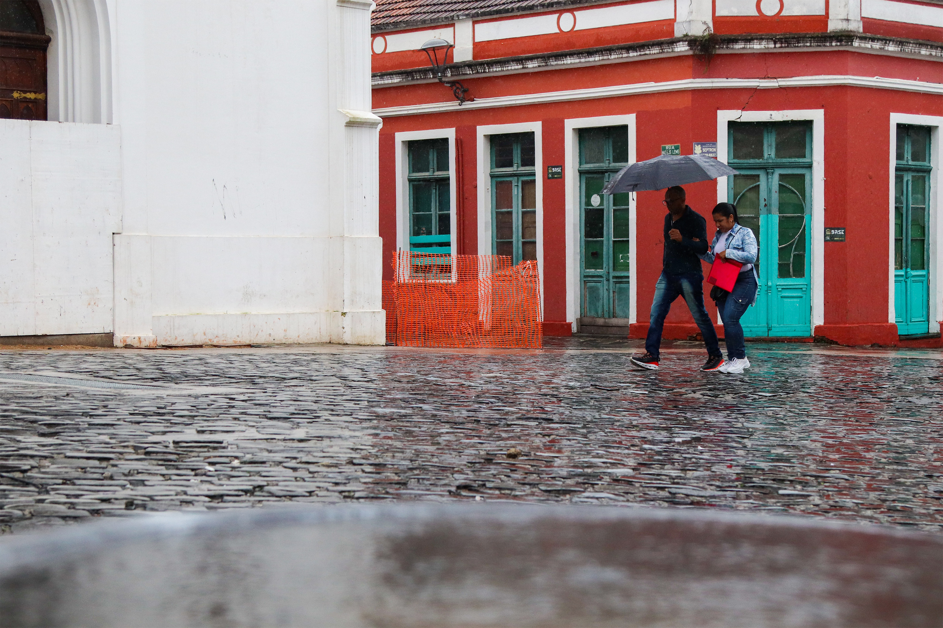 Novembro terá chuvas acima da média e gangorra nas temperaturas, prevê Simepar